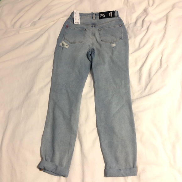 bdg high-wasted mom jeans - Picture 2 of 5